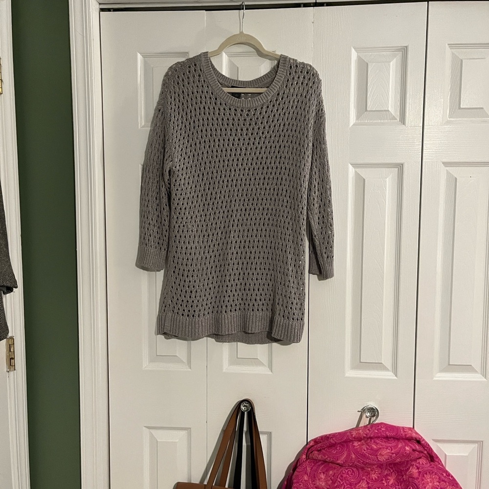 Ann Taylor Heather Gray Women's Crew Neck Sweater